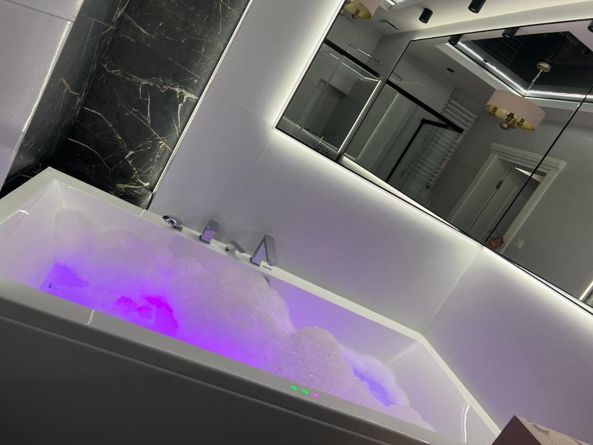Apartament Primavera 2 Z Sauna I Jacuzzi Kielce Luaran gambar